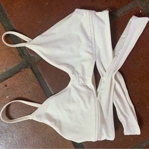 Lululemon sports bra size 4